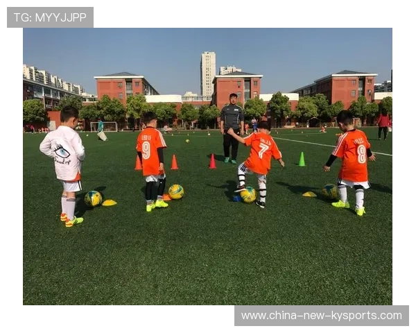 恩波利训练课中卡普托多次完成灵巧转身